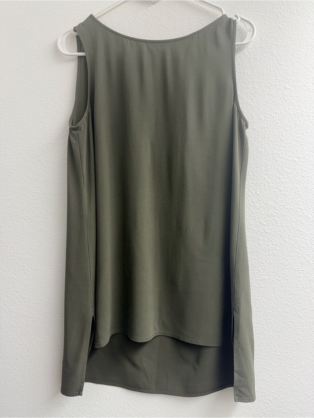 Eileen Fisher 100% silk Olive Green Scoop Neck tunic Tank hi-low hem size small